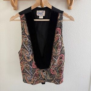 Vintage tapestry Paisley patterned vest black velvet collar buttons western